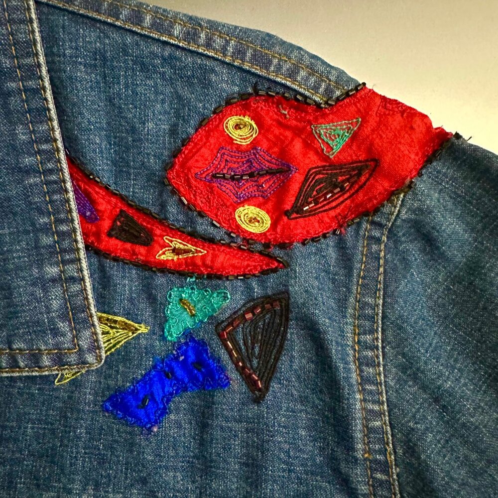 Chico DESIGN Denim Jacket Embroidered Beaded Silk APPLIQUE Gecko Accents - Picture 7 of 13